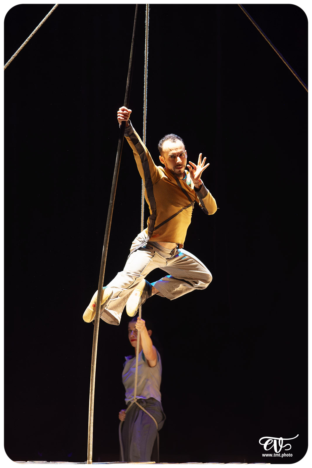 ESENCIAL (VAIVEN CIRCO)